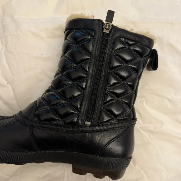 UGG Bellegarde Quilted Leather waterproof Shearling Boots, Black, Size 7.5 - Picture 6 of 10